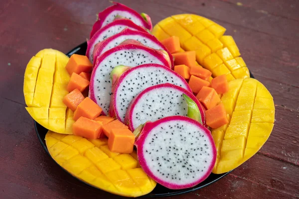 Surtido Frutas Tropicales Plato Cerca Fondo Muchas Frutas Tropicales Maduras —  Fotos de Stock