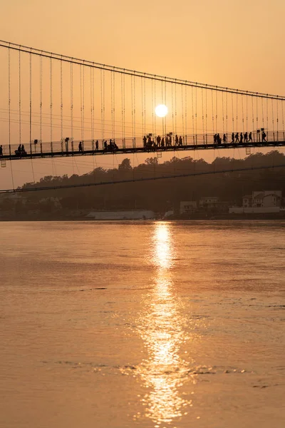 Vacker Utsikt Över Ganges Flodvatten Och Ram Jhula Bron Vid — Stockfoto