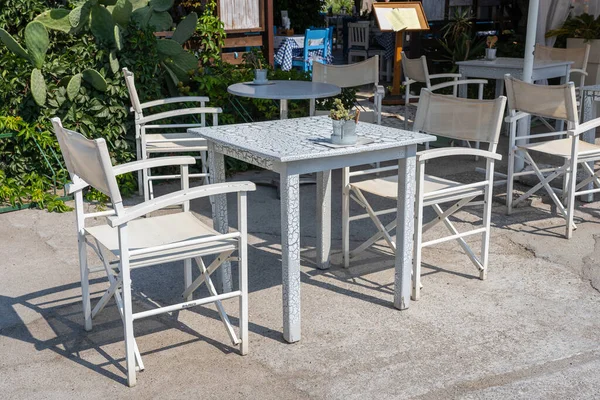 Yunanistan Kos Adası Sahilindeki Restoranda Boş Masa Sandalyeler Deniz Kenarındaki — Stok fotoğraf