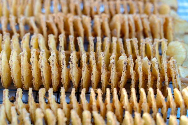 Ungesundes Essen Kochen Von Kartoffelchips Streetfood Ein Leckerbissen Frittierfett Ungesunde — Stockfoto