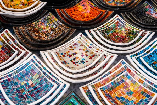 Bunte Mosaikdekorationsteller Die Auf Dem Lokalen Straßenmarkt Ubud Insel Bali — Stockfoto