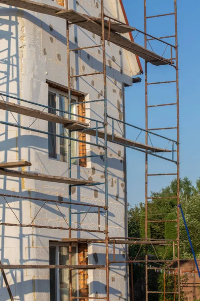 Lešení Domě Renovace Dům Pro Renovaci Lešení Pro Pracovníky Stavbě — Stock fotografie