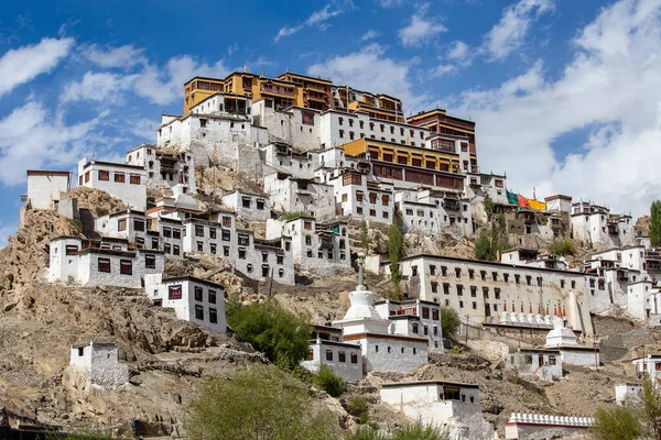 Krajina Pohled Cestě Thiksey Buddhistického Kláštera Nebo Thiksey Gompa Poblíž — Stock fotografie