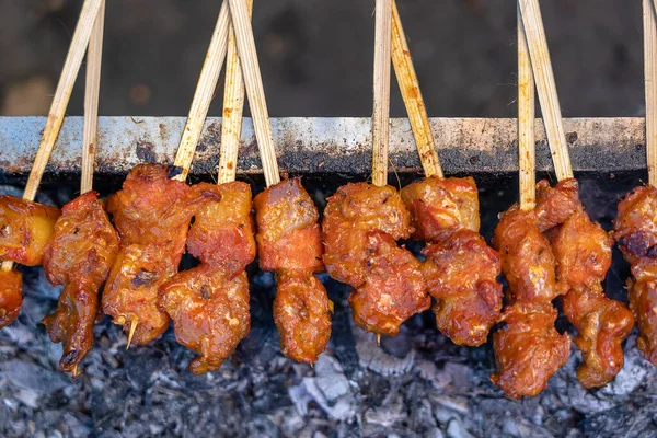 Indonesian Grilled Bbq Meats Wooden Skewers Street Market Island Bali — Stock Photo, Image