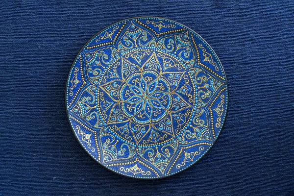 Decorative Ceramic Plate Blue Golden Colors Painted Plate Background Blue — Stock Photo, Image