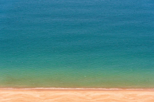 Vista Aerea Una Spiaggia Sabbia Con Onde Blu Acqua Mare — Foto Stock