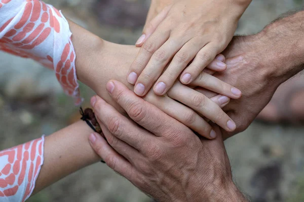 Arm Arm Einheit Und Teamwork Übereinander Gestapelt Viele Hände Versammeln — Stockfoto