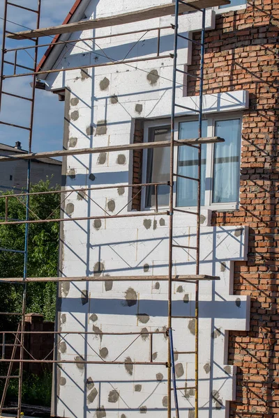 Baugerüst Haus Renovierung Haus Für Die Renovierung Mit Dem Gerüst — Stockfoto