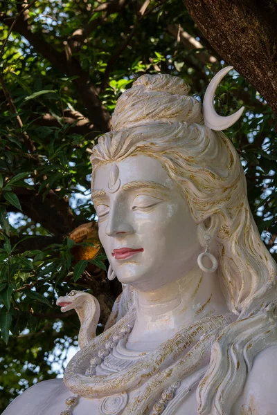 Escultura Deus Indiano Shiva Ídolo Hindu Perto Rio Ganges Rishikesh — Fotografia de Stock