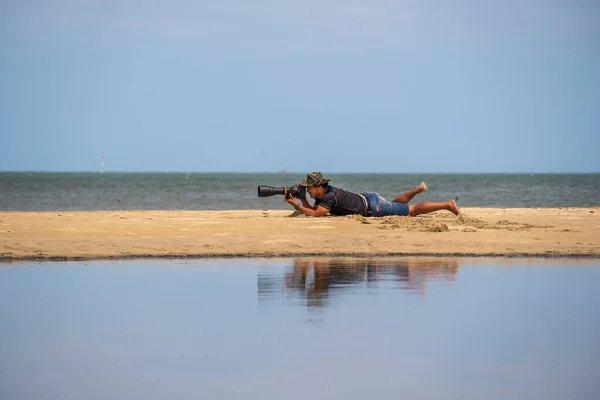 Нанг Вьетнам Апреля 2020 Года Путешествующие Фотографы Своими Камерами Берегу — стоковое фото