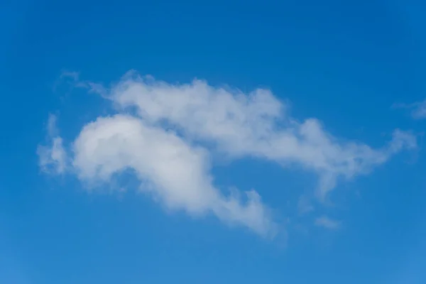Nubes Blancas Sobre Fondo Cielo Azul Concepto Naturaleza —  Fotos de Stock