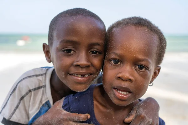 Zanzíbar Tanzania Enero 2020 Niños Africanos Pequeños Una Playa Tropical — Foto de Stock