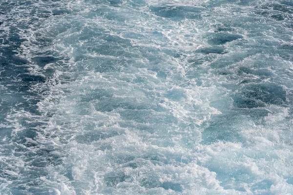 Azul Oceano Mar Onda Água Com Rápido Iate Barco Acordar — Fotografia de Stock