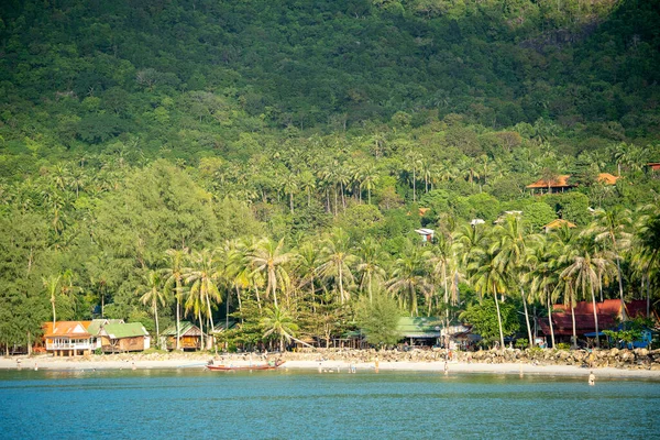 Koh Phangan Tajlandia Styczeń 2019 Piękna Zatoka Chaloklum Palmami Bungalowami — Zdjęcie stockowe
