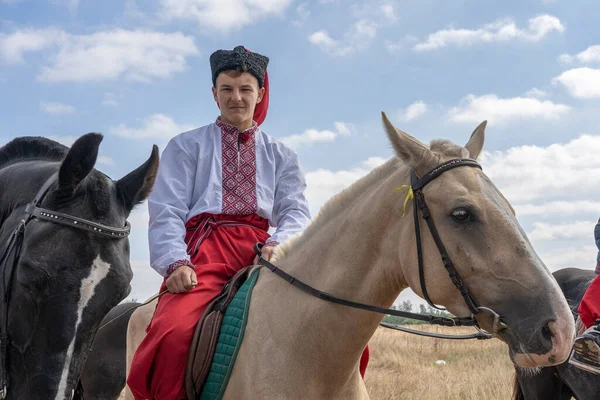 Eslavuta Ucrania Septiembre 2019 Hombres Ucranianos Caballo Participan Festival Ethno — Foto de Stock