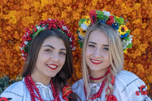 Slavuta Ukrajna Szeptember 2019 Ukrán Lány Nemzeti Jelmezben Részt Vesz — Stock Fotó