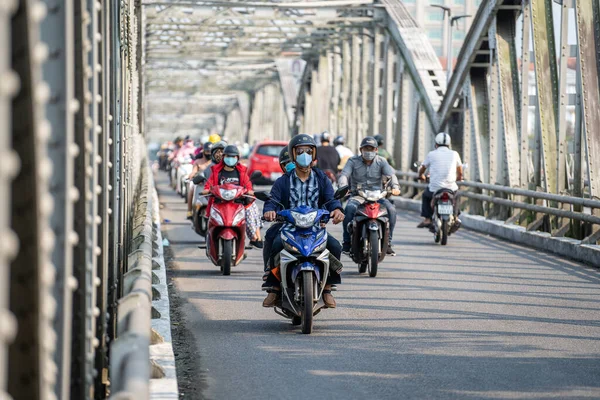 Hue Vietnam März 2020 Automobil Und Fußgängerstahlbrücke Über Den Fluss — Stockfoto