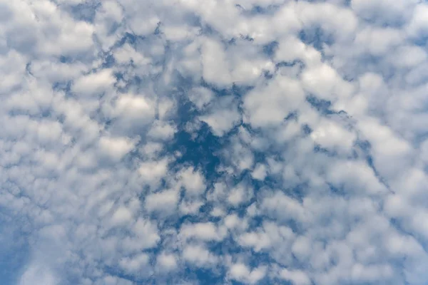 Белые Облака Над Голубым Небом Природа Фон Неба Облаками — стоковое фото