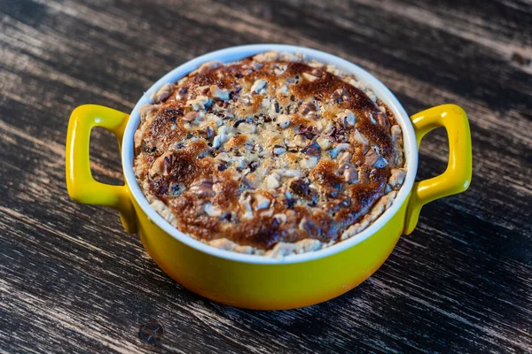 Hemlagad Ekologisk Vinbärspaj Med Valnöt Dessert Klar Att Äta Vinbär — Stockfoto