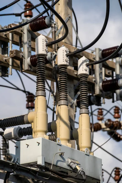 Isolamento Elettrico Alta Tensione Una Sottostazione Potenza Vicino — Foto Stock