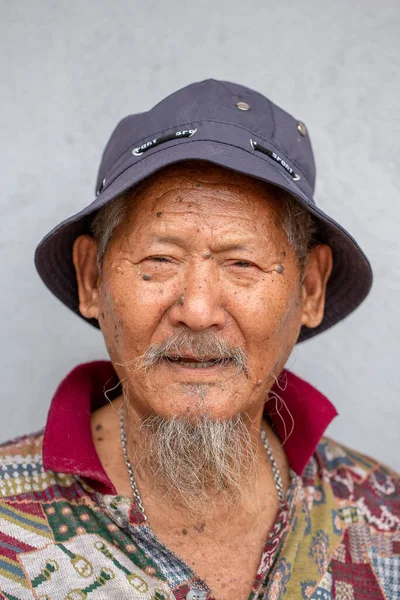 Kathmandu Nepal September 2016 Portrait Eines Alten Mannes Traditioneller Kleidung — Stockfoto