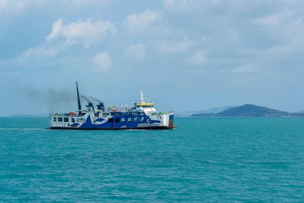 Koh Phangan Thailand 2019年1月23日 ラジャフェリーがドンサック桟橋からタイのサムイ島とパンガン島への乗客 商品を輸送 — ストック写真
