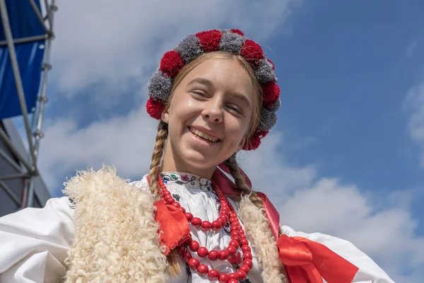 Slavuta Oekraïne September 2019 Oekraïens Meisje Nationale Kostuums Neemt Deel — Stockfoto