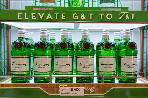 Muscat Oman January 2020 Bottles Tanqueray London Dry Gin Shells — 스톡 사진
