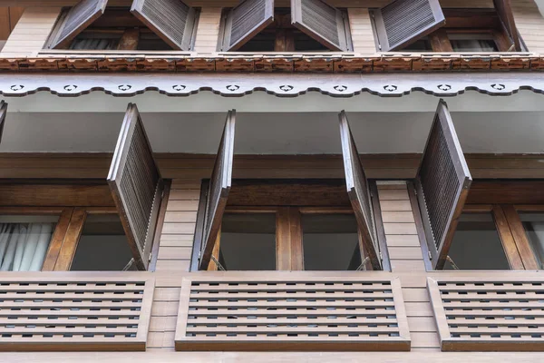 Ventana Con Persianas Madera Edificio Pared Isla Zanzíbar Tanzania África — Foto de Stock