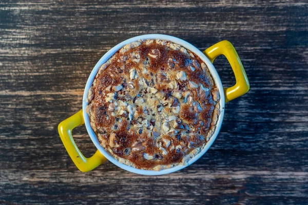 Hemlagad Ekologisk Vinbärspaj Med Valnöt Dessert Klar Att Äta Vinbär — Stockfoto