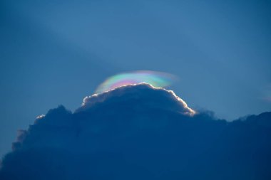 Vietnam 'da Da Nang şehrinin yakınlarında gökkuşağı bulutları vardı.