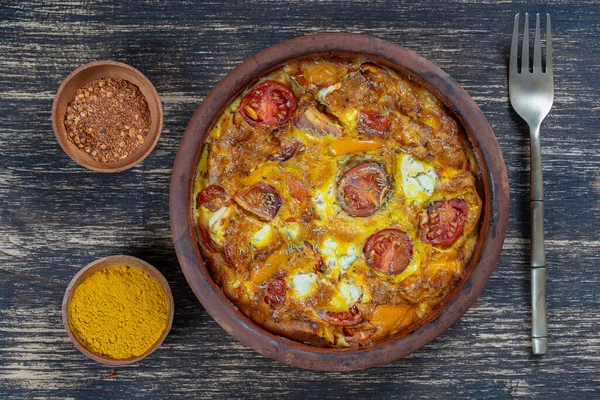 Keramische Kom Met Plantaardige Frittata Eenvoudige Vegetarische Gerechten Frittata Met — Stockfoto