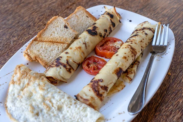 Tropisches Frühstück Mit Rührei Und Bananenpfannkuchen Hotelrestaurant Insel Sansibar Tansania — Stockfoto