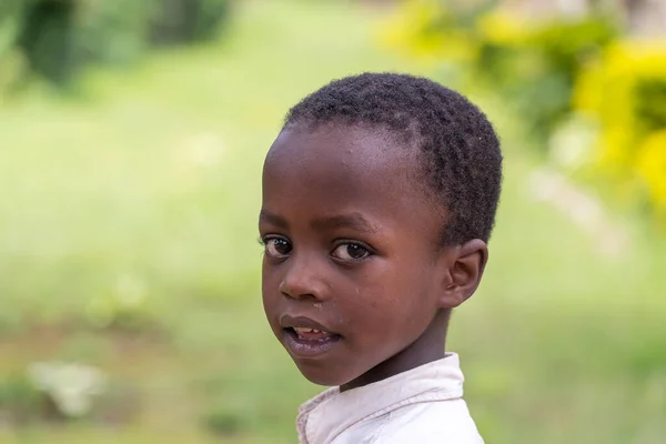 Arusha Tanzania Diciembre 2019 Niño Feliz Africano Desconocido Una Calle — Foto de Stock