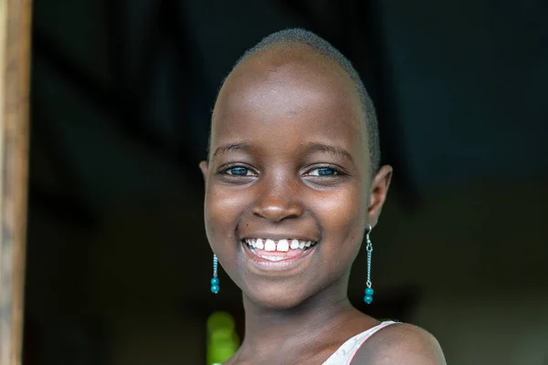 Arusha Tanzânia Dezembro 2019 Menina Africana Não Identificada Uma Escola — Fotografia de Stock