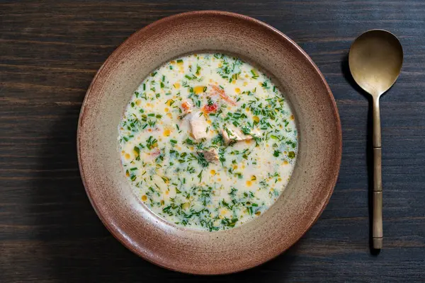 Sopa Salmón Fresco Cremoso Con Patatas Zanahorias Pimientos Cebollas Plato —  Fotos de Stock