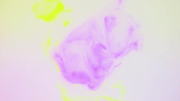 Farba akrylowa na białej powierzchni widok z góry — Wideo stockowe