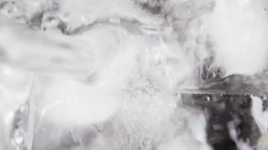 Bir içki içine bir cam üstten görünüm