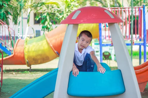 Söt Asiatiska Barn Roligt Lekplatsen Stilig Pojke Ler Glatt Mot — Stockfoto