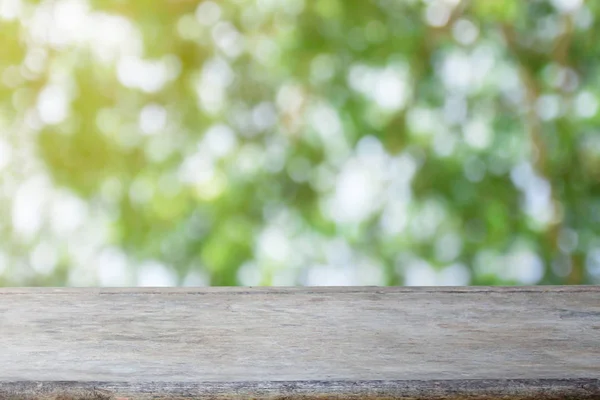 Holz Tischplatte Auf Verschwommenem Abstrakten Grünen Bokeh Morgendlichen Hintergrund Für — Stockfoto