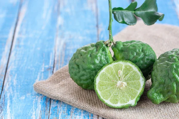 Cross Section Bergamot Atau Bergamot Slice Close Bergamot Pada Latar — Stok Foto