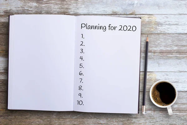 Piano 2020 parola su taccuino con matita — Foto Stock