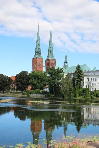 Vackra Romantiska Utsikten Till Kyrka Ett Hav Sommardag — Stockfoto