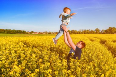 Baba oğlu tecavüz alana kadar sunset Bulvarında atar