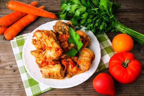 Saludable Delicioso Pescado Guisado Con Tomate Zanahorias Perejil —  Fotos de Stock