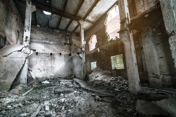 Die Ruinen Der Alten Verlassenen Fabrik — Stockfoto