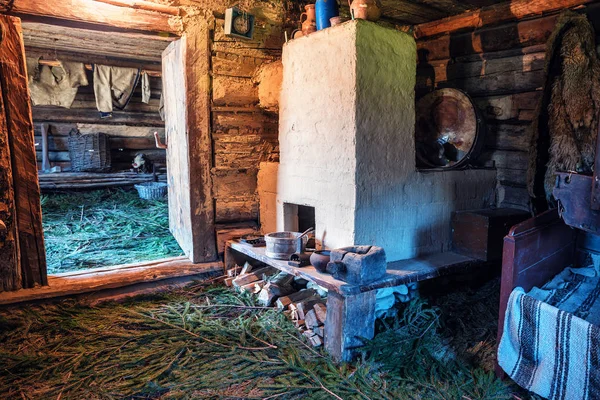 Innenraum Des Alten Ukrainischen Dorfhauses — Stockfoto