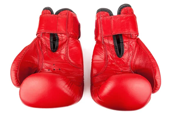 Dvě Červené Boxerské Rukavice Izolované Bílém — Stock fotografie
