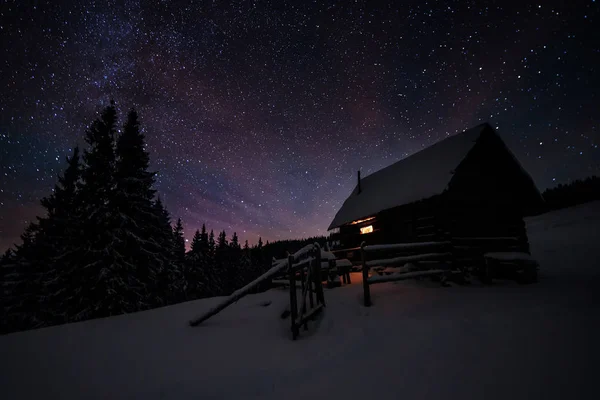 Cabine Onder Sterren Winter Bergen — Stockfoto