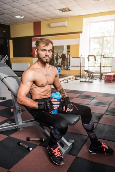 Young Sportsman Resting Training Protein Coktail — Stock Photo, Image